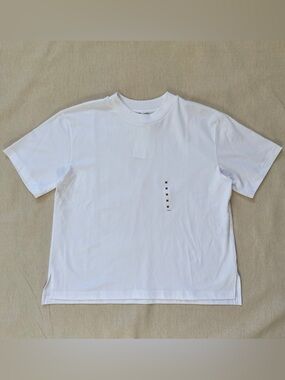 Uniqlo White Short Sleeve Crewneck T-Shirt